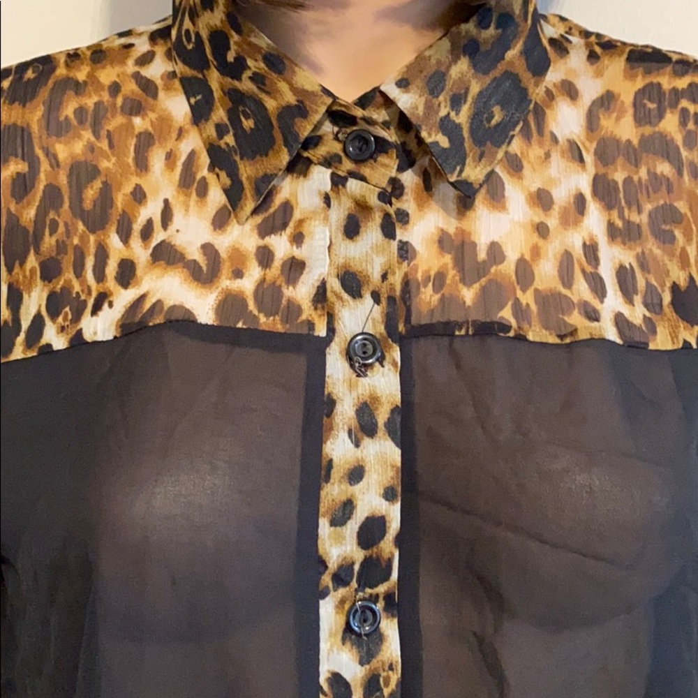 Brand new blouse. Very interesting. - Picture 4 of 9